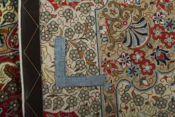 Surface texture of New Ghom rug with natural Cork and intricate pattern