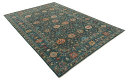 Corner detail of New Farahan rug showing border pattern and Wool pile