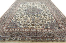 Surface texture of New Kashmar rug with natural Wool and intricate pattern