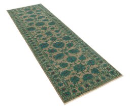 Corner detail of New Farahan rug showing border pattern and Wool pile