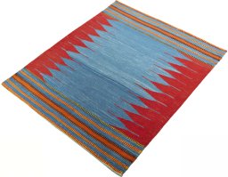 Corner detail of New Kilim Sofre rug showing border pattern and Wool pile