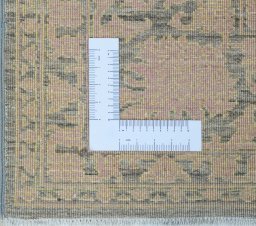 Corner detail of New Farahan rug showing border pattern and Wool pile