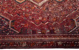 Close-up detail of 2000s Shiraz rug from Iran / Persia showing Wool weave
