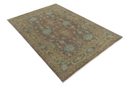 Corner detail of New Farahan rug showing border pattern and Wool pile