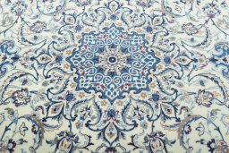 Central medallion detail of 2000s Nain rug from Iran / Persia