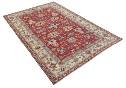 Corner detail of New Farahan rug showing border pattern and Wool pile