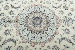Central medallion detail of 2000s Nain rug from Iran / Persia