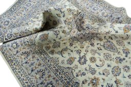 Surface texture of New Kashan rug with natural Wool and intricate pattern