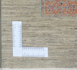 Corner detail of New Farahan rug showing border pattern and Wool pile
