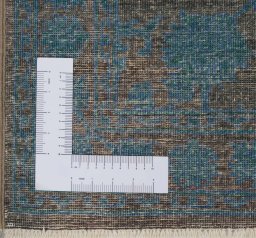 Corner detail of New Farahan rug showing border pattern and Wool pile