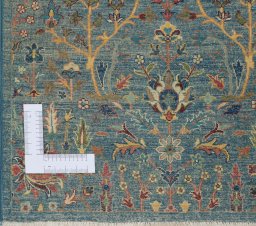 Corner detail of New Haj-jalili rug showing border pattern and Wool pile