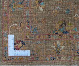 Corner detail of New Farahan rug showing border pattern and Wool pile