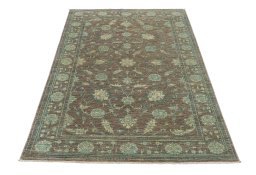 Surface texture of New Farahan rug with natural Wool and intricate pattern
