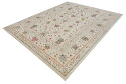 Close-up detail of New Farahan rug from Pakistan showing Wool weave