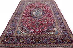 Surface texture of New Kashan rug with natural Wool and intricate pattern