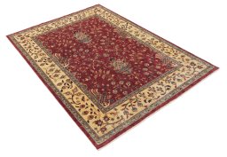 Corner detail of New Farahan rug showing border pattern and Wool pile