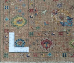 Corner detail of New Farahan rug showing border pattern and Wool pile