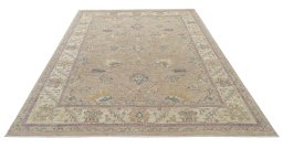 Surface texture of New Farahan rug with natural Wool and intricate pattern