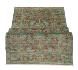 Central medallion detail of New Farahan rug from Pakistan