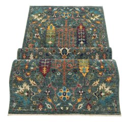 Central medallion detail of New Haj-jalili rug from Pakistan