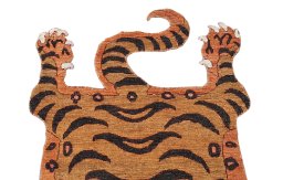 Backside of handmade New Farahan rug showing knot structure and weave density