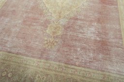 Close-up detail of 1950s Vintage rug from Pakistan showing Wool weave