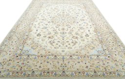 Surface texture of New Kashan rug with natural Wool and intricate pattern