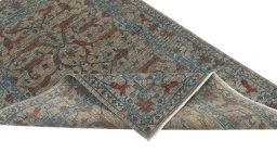 Central medallion detail of New Farahan rug from Pakistan