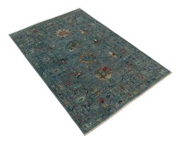 Corner detail of New Farahan rug showing border pattern and Wool pile