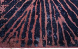 Central medallion detail of 1970s Vintage rug from Pakistan