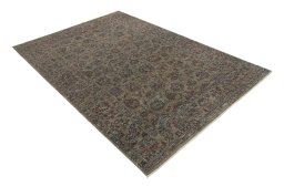 Corner detail of New Farahan rug showing border pattern and Wool pile