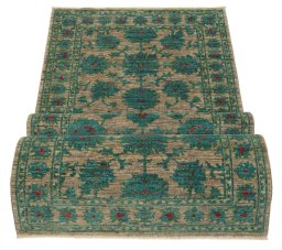 Central medallion detail of New Farahan rug from Pakistan