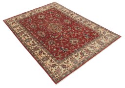 Corner detail of New Farahan rug showing border pattern and Wool pile
