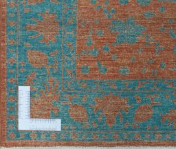 Corner detail of New Farahan rug showing border pattern and Wool pile