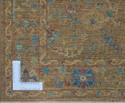 Corner detail of New Farahan rug showing border pattern and Wool pile