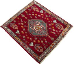 Close-up detail of 2000s Shiraz rug from Iran / Persia showing Wool weave