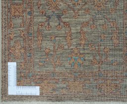 Corner detail of New Farahan rug showing border pattern and Wool pile