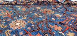 Corner detail of New Farahan rug showing border pattern and Wool pile