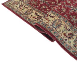 Close-up detail of New Farahan rug from Pakistan showing Wool weave
