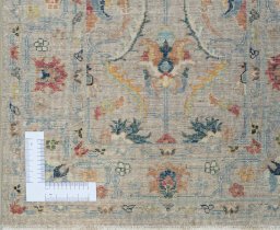 Corner detail of New Farahan rug showing border pattern and Wool pile