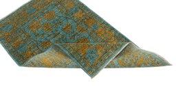 Central medallion detail of New Farahan rug from Pakistan