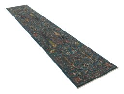 Corner detail of New Haj-jalili rug showing border pattern and Wool pile
