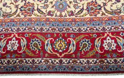 Full view of 1970s Kashan rug from Iran / Persia, 428 × 266 cm in Beige tones