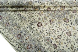 Close-up detail of New Kashan rug from Iran / Persia showing Cork weave