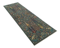 Corner detail of New Haj-jalili rug showing border pattern and Wool pile