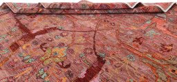 Close-up detail of New Farahan rug from Pakistan showing Wool weave