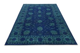 Surface texture of New Farahan rug with natural Wool and intricate pattern