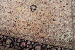 Close-up detail of 2000s Tabriz 50/60/70 Raj rug from Iran / Persia showing Cork weave