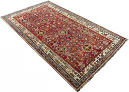 Close-up detail of 2000s Shiraz rug from Iran / Persia showing Wool weave