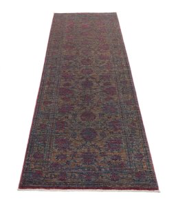 Surface texture of New Farahan rug with natural Wool and intricate pattern